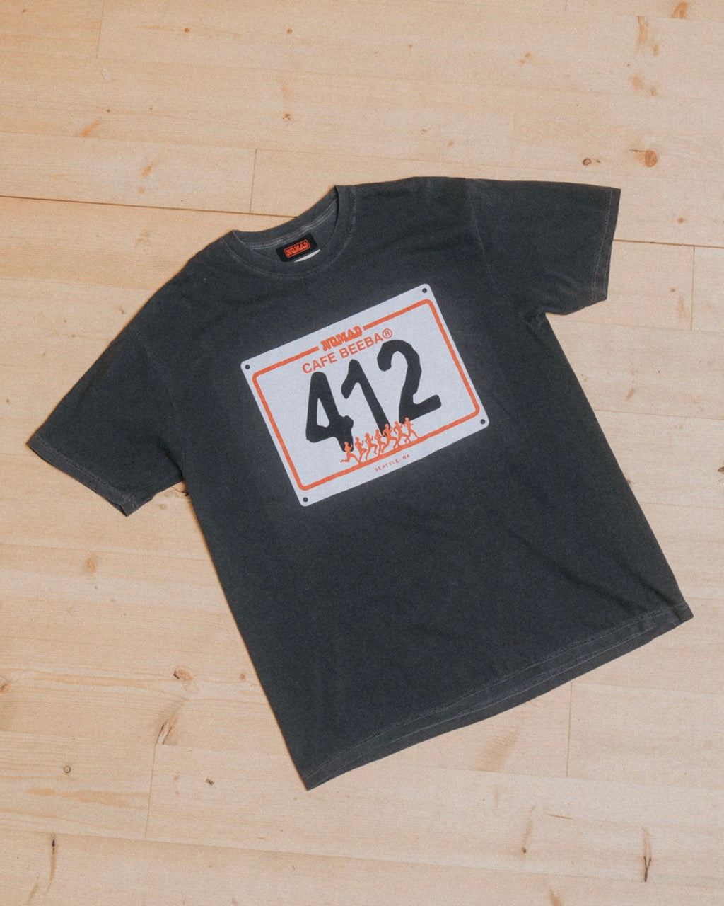 NOMAD x CAFE BEEBA WORKOUT TEE (PEPPER)