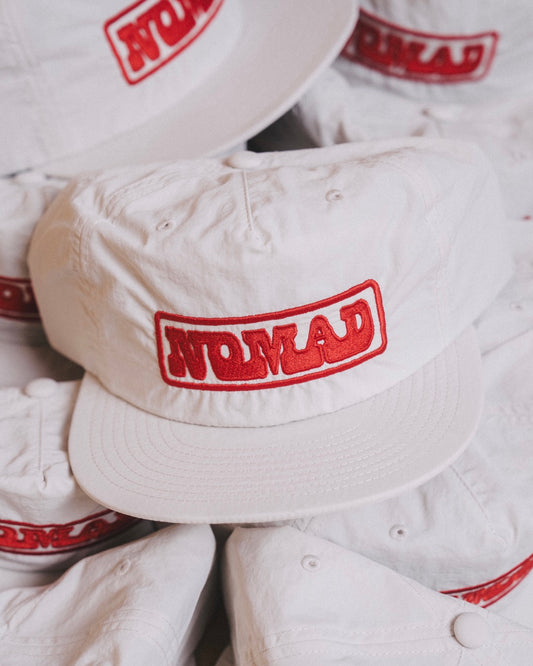 NOMAD OFF-WHITE/RED LOGO HAT